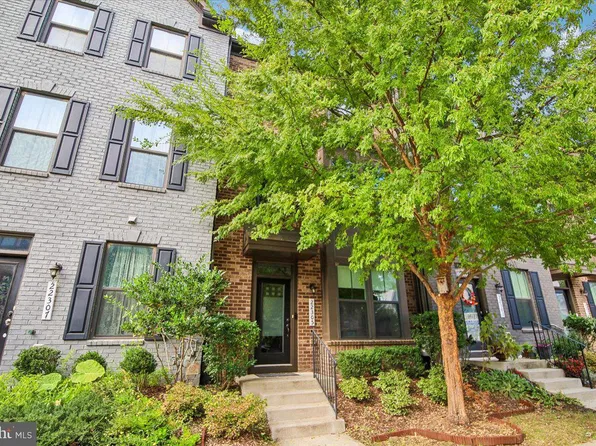 22305 Seabring Ter, Ashburn, VA 20148