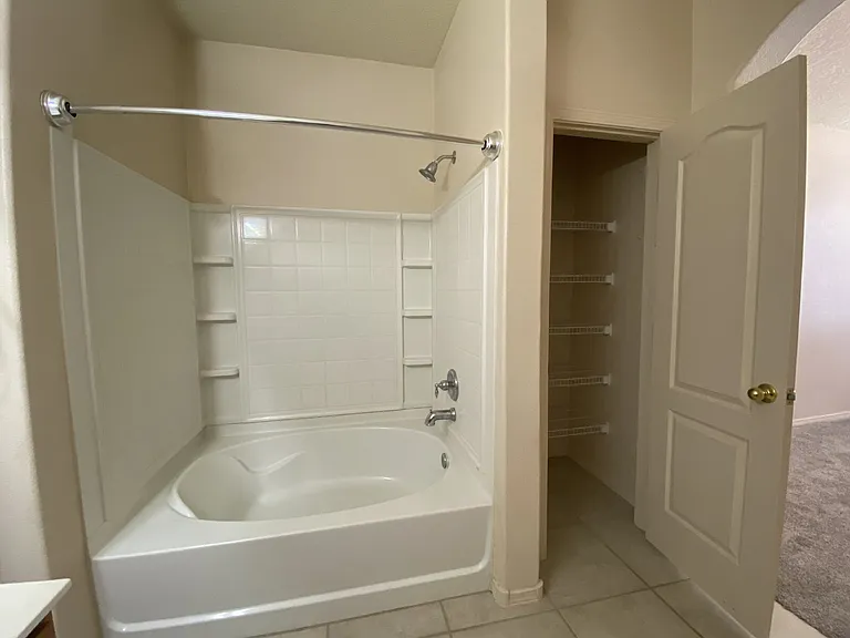 1613 Veridian Dr SE — Photo 17