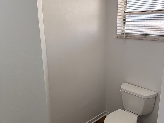 2nd image of 1750 NE 191st St APT 408