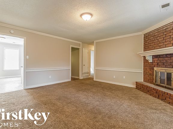 3rd image of 5934 Hickory Leaf Dr