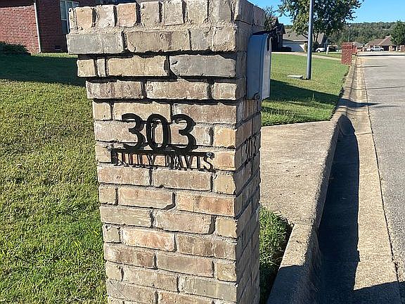 3rd image of 303 Billy Davis Dr