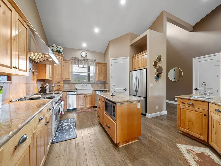 18087 Newview Dr — Photo 16