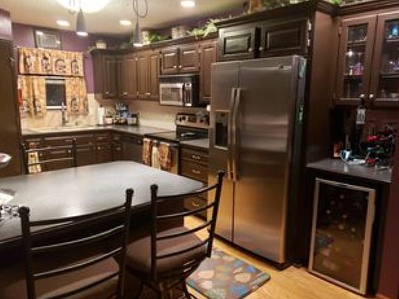 4th image of 1606 S 105th Ct
