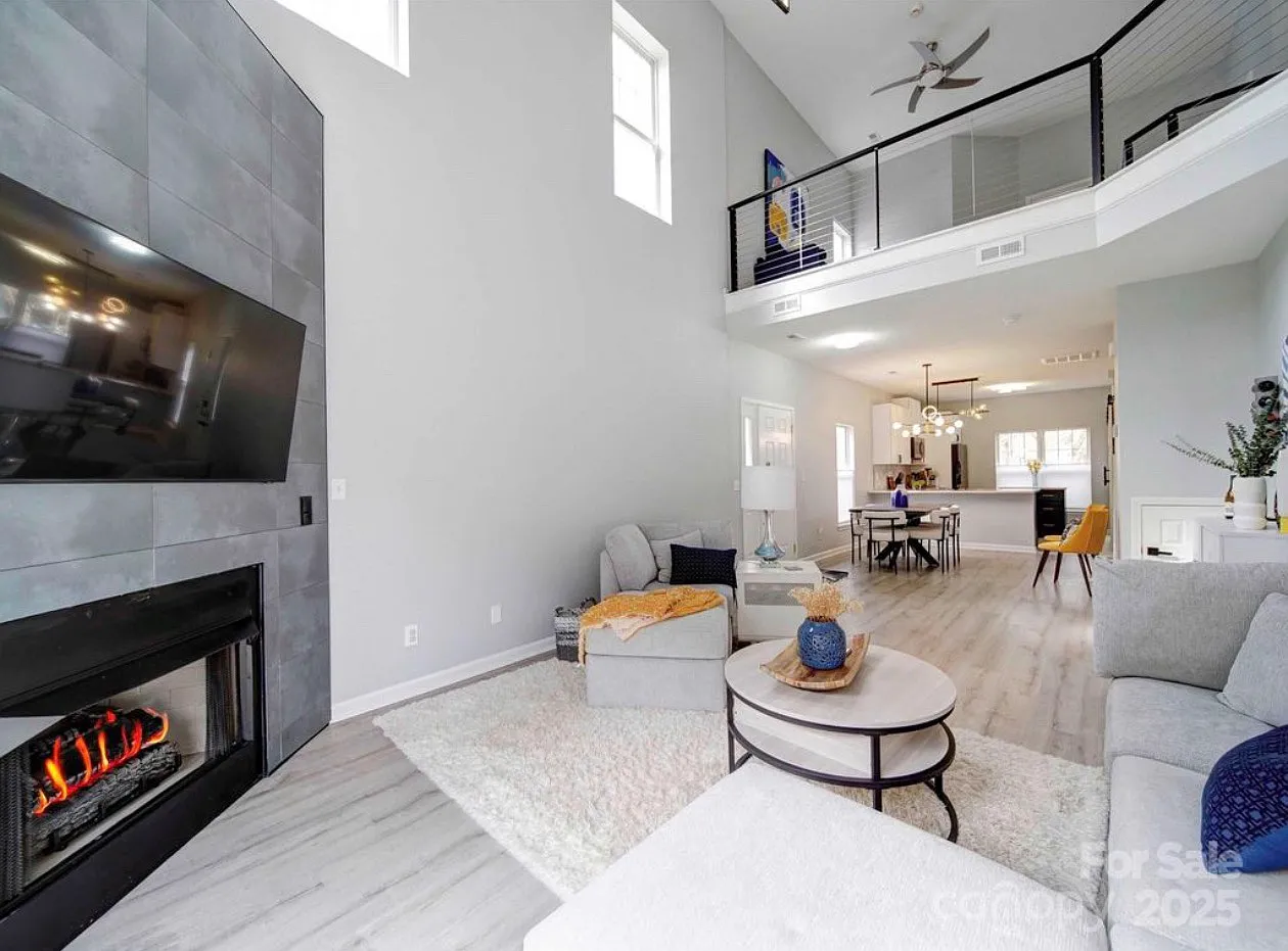 3 bed, 1734 sqft, $2,500 — Photo 1