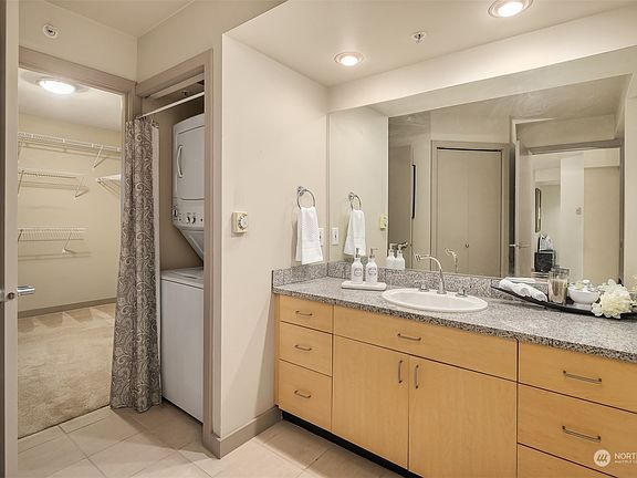 5th image of 1100 106th Avenue NE #306