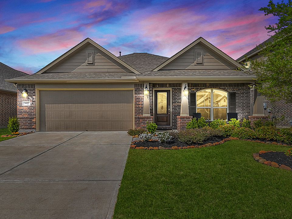1st image of 3827 Cactus Field Ln