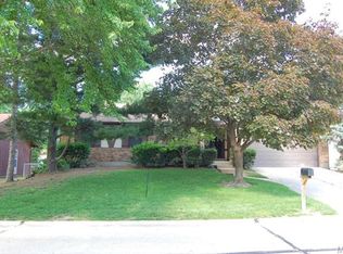 2818 Sundowner Dr, Saint Charles, MO 63303