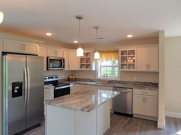 5th image of 1197 Forest Ln