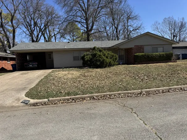 5701 S Rockford Pl, Tulsa, OK 74105