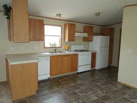 2nd image of 215 Ponderosa Ln