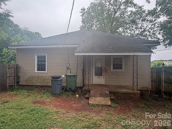 5th image of 204 Madora St