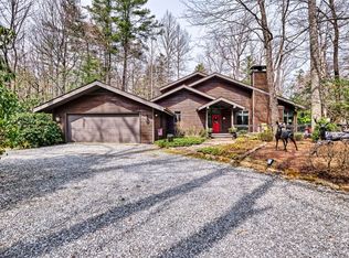 9 Old Prestwick Dr, Sapphire, NC 28774