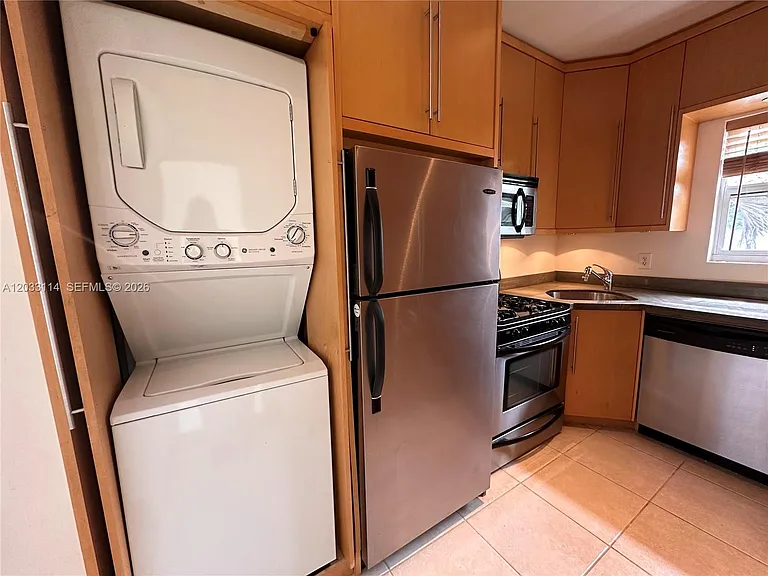 1100 Venetian Way #2B — Photo 15