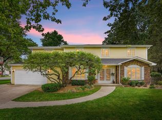 809 S Dymond Rd, Libertyville, IL 60048