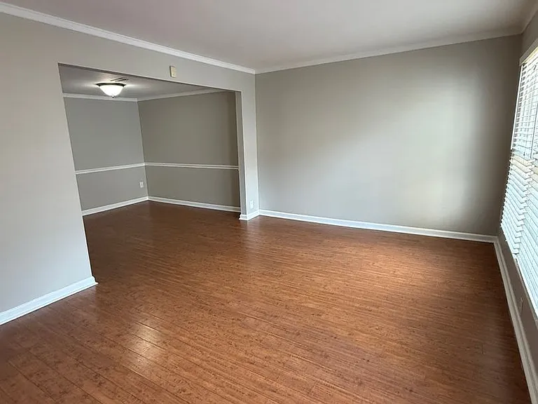8320 Knights Bridge Rd — Photo 16