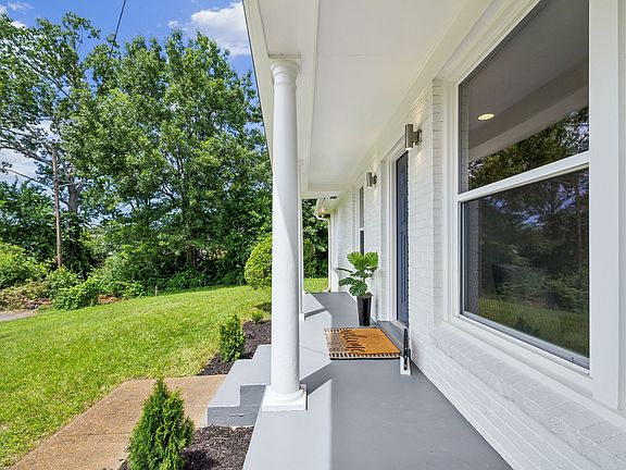 3rd image of 3314 Stockdale Ln