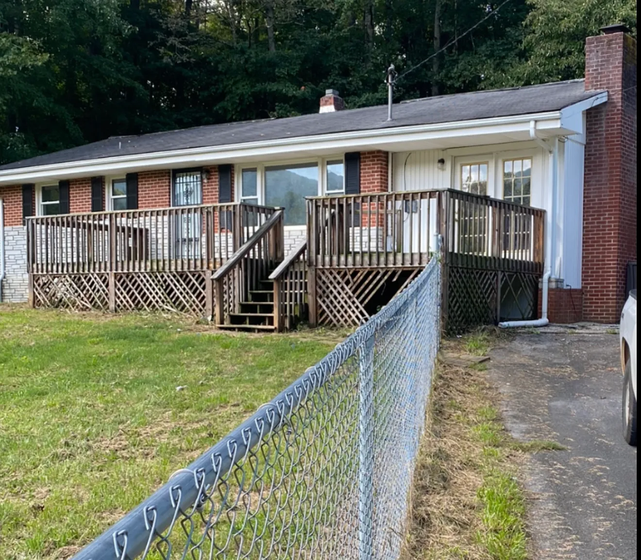 3 bed, 1.5 bath, 1650 sqft, $1,600 — Photo 1