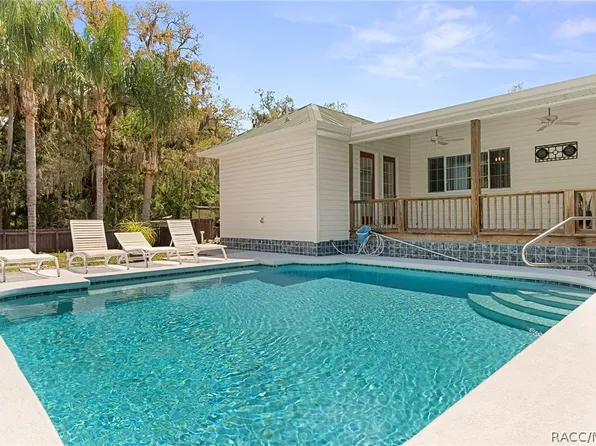 5447 S Boulevard Dr, Homosassa, FL 34448