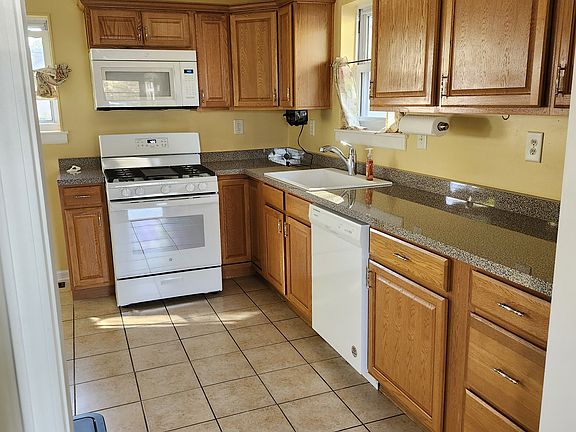Brand new countertops and range