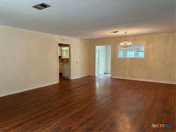 4th image of 1702 E Park Ave