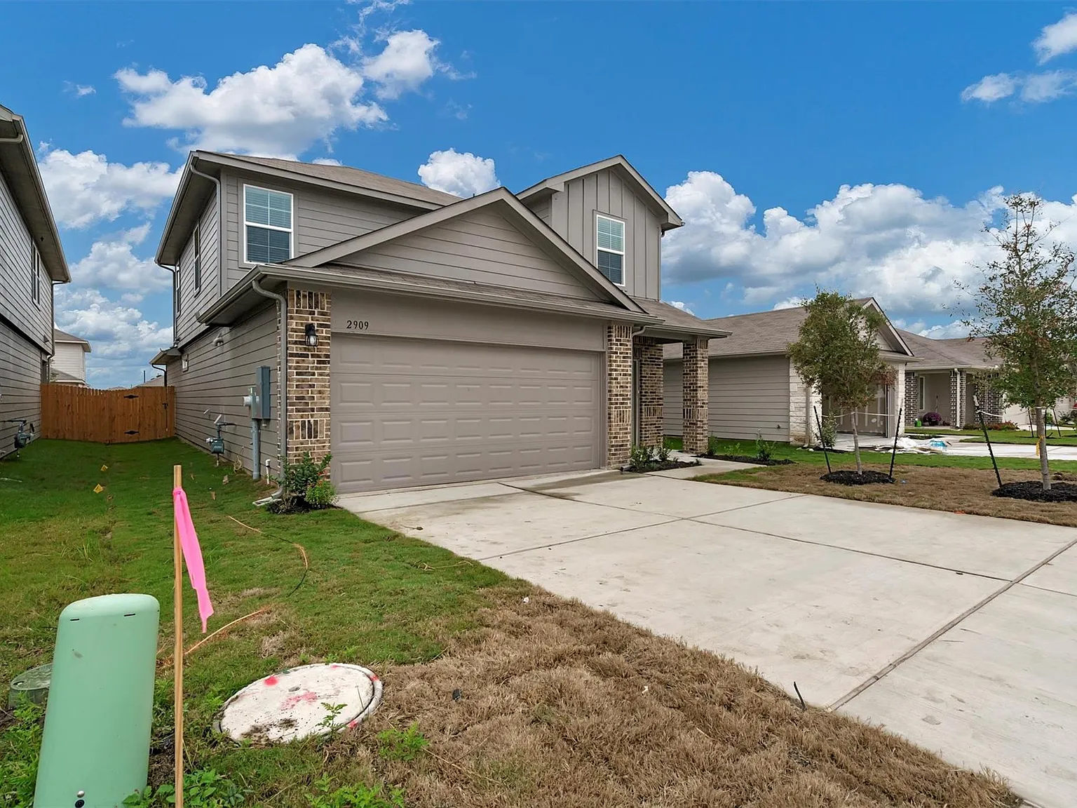 4 bed, 2.5 bath, 2188 sqft, $2,200 — Photo 3