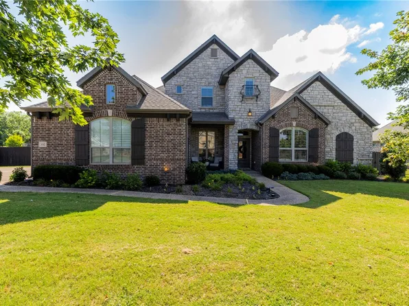 3152 N Warbler Dr, Fayetteville, AR 72704