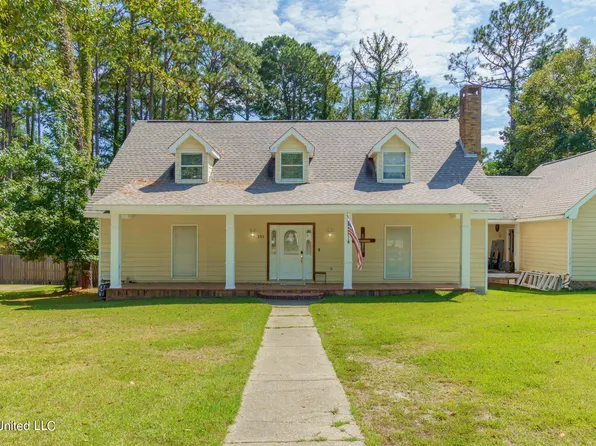 101 Pinewood Dr, Hattiesburg, MS 39402