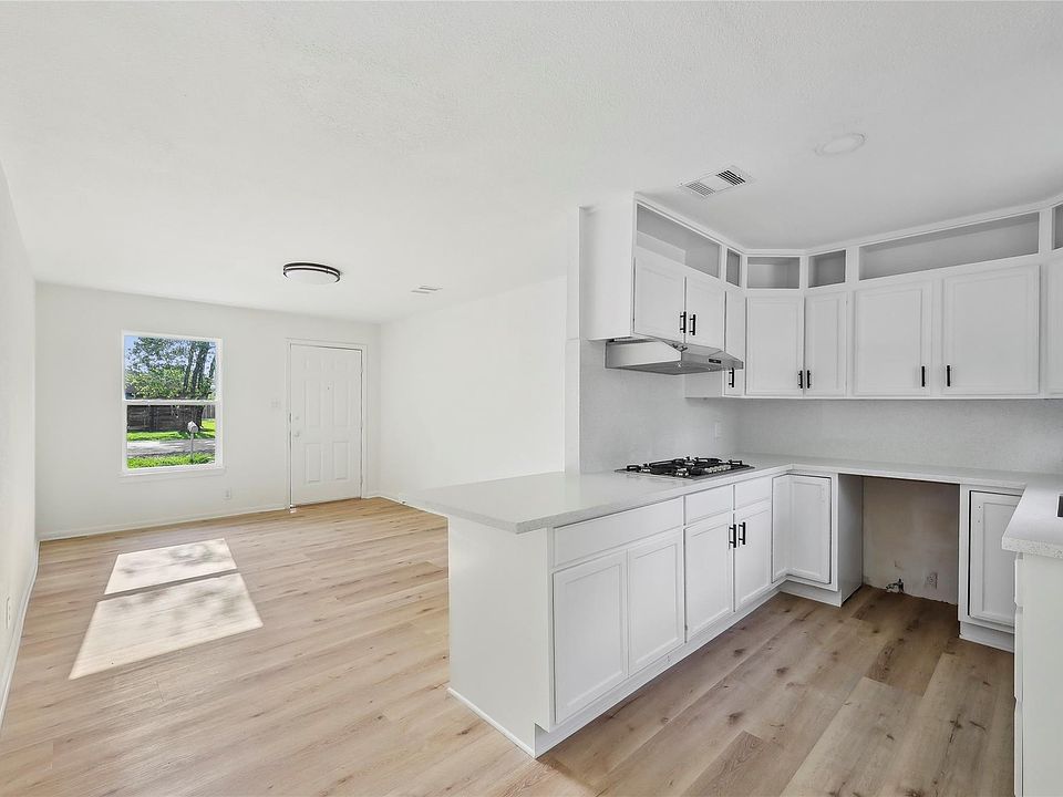 1st image of 750 Jeny Ln