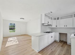 750 Jeny Ln, Beaumont, TX 77707