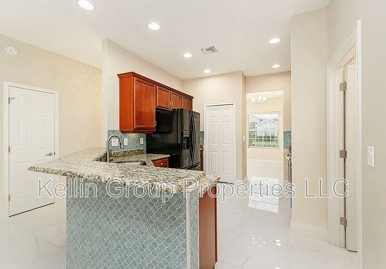 2611 Highlands Creek Way — Photo 7