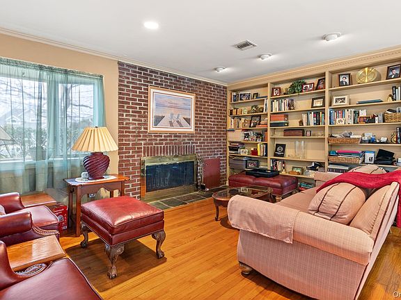3rd image of 66 Davison Lane E