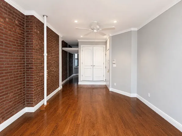 697 10th Ave APT 2FS, New York, NY 10036