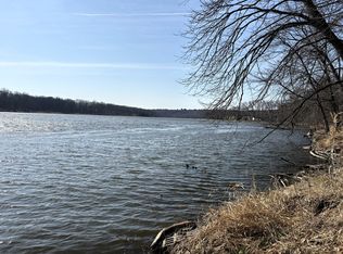 7887 S Lowell Park Rd, Dixon, IL 61021