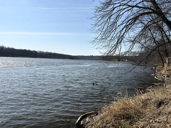 7887 S Lowell Park Rd, Dixon, IL 61021