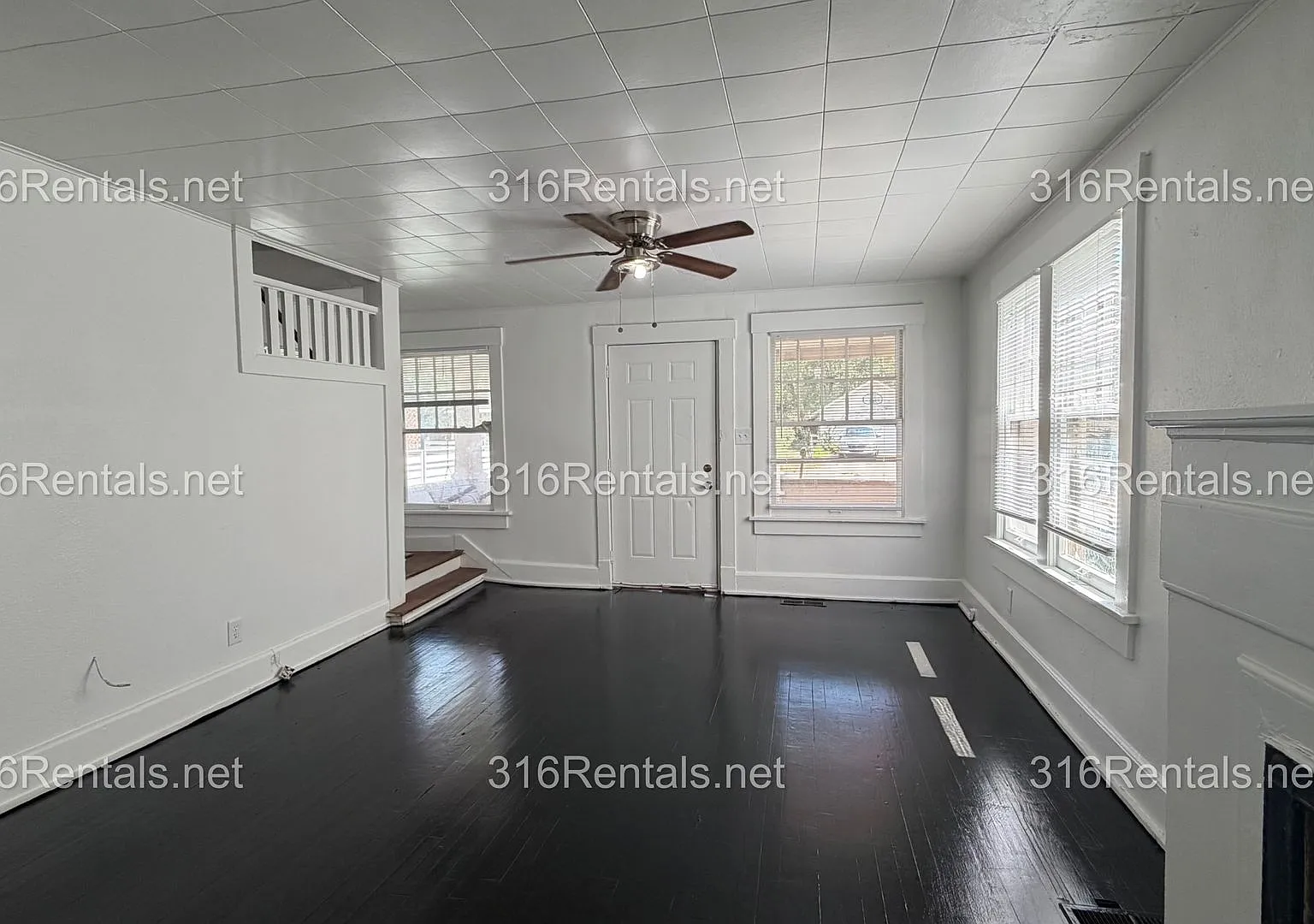 $975 - 323 N Topeka - 3 Bed / 2 Bath — Photo 3