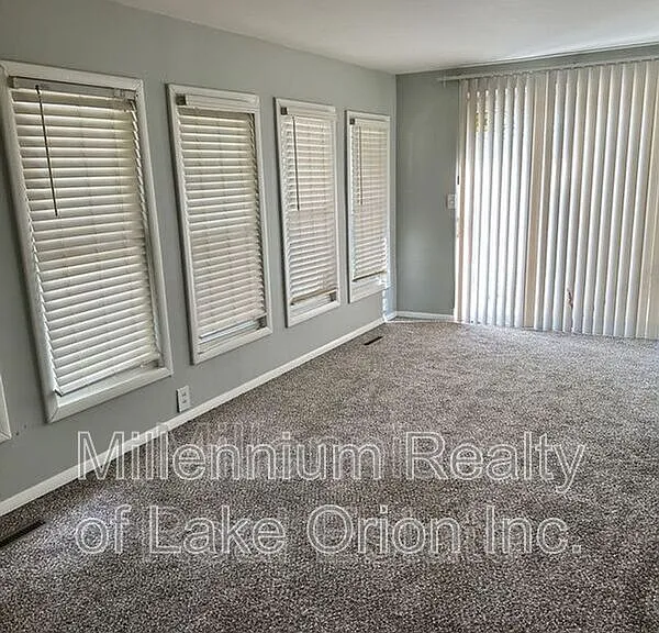 260 W Longfellow Ave — Photo 3