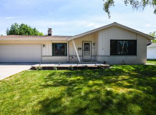 5752 S 20th St, Milwaukee, WI 53221