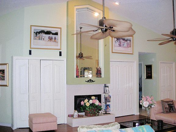 5th image of 594 Dawson Dr