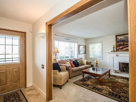 4th image of 1093 Beechwood St