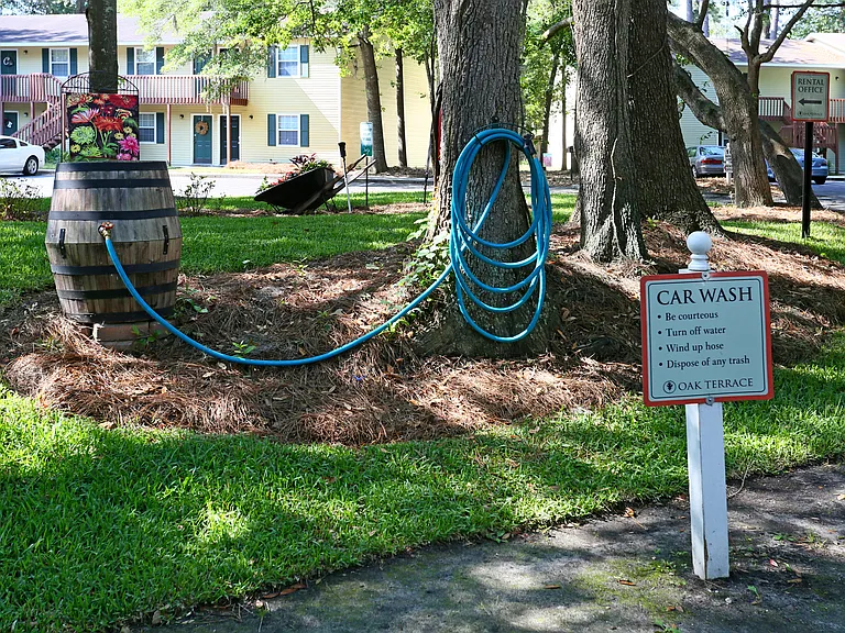 Oak Terrace Apartments — Photo 38