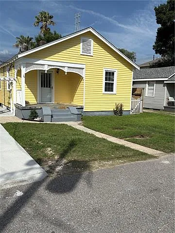 19 Crislaur Ave