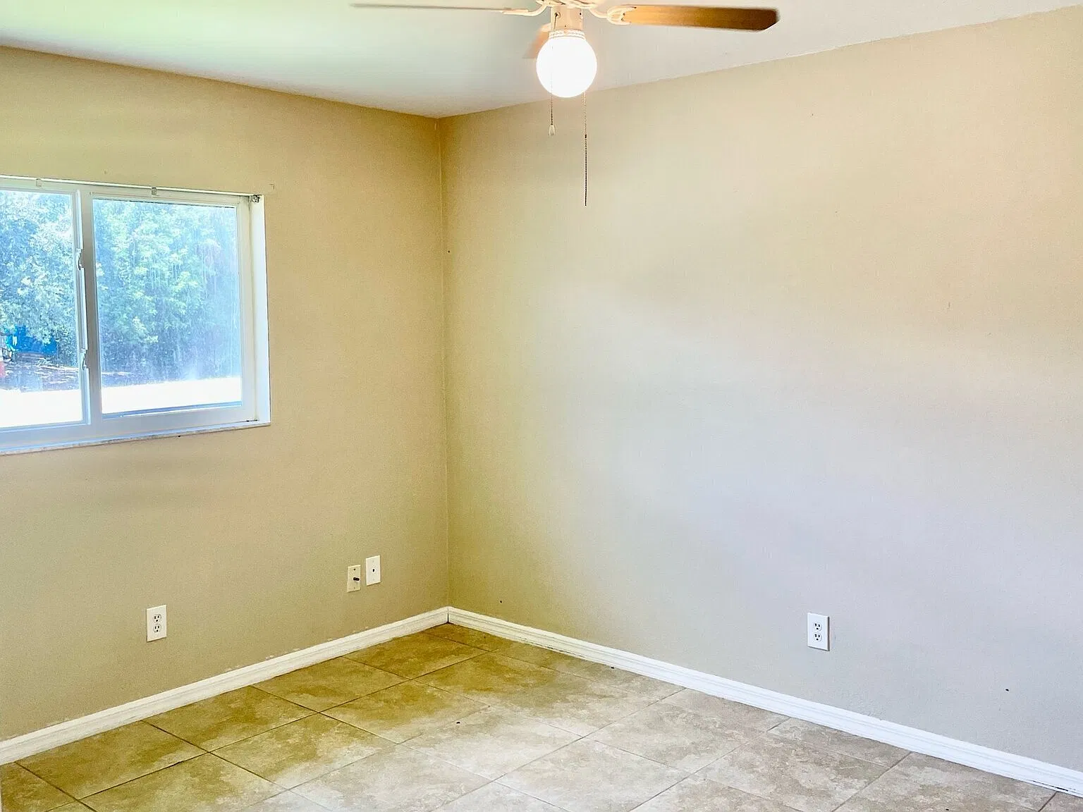3 bed, 1025 sqft, $1,400 — Photo 2