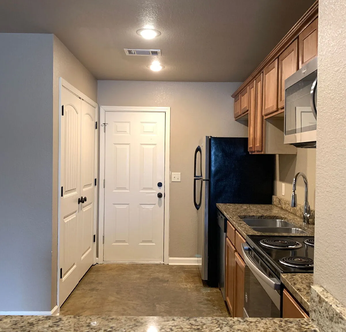 2 bed, 1.0 bath, 794 sqft, $950 — Photo 4