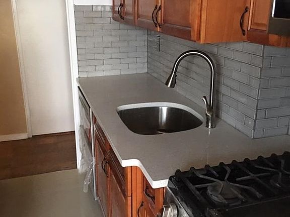 4th image of 225 Saint Pauls Ave APT 14A