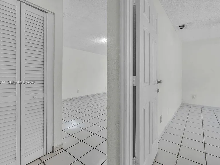 768 SW 9th St — Photo 12