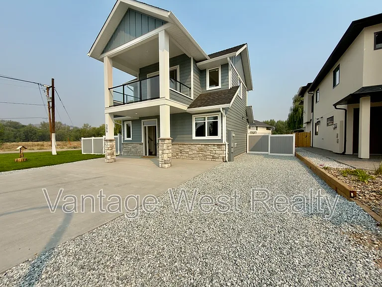 306 Sumac Rd W — Photo 18
