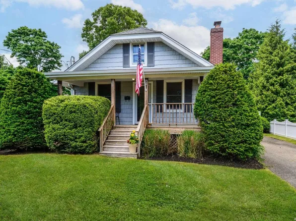 9 Court Street, East Islip, NY 11730