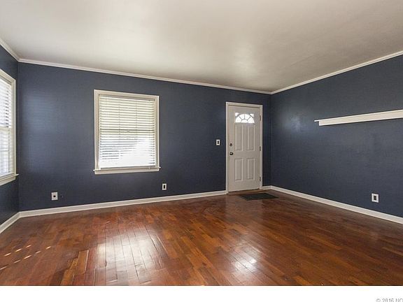 4th image of 1240 S Yale Ave