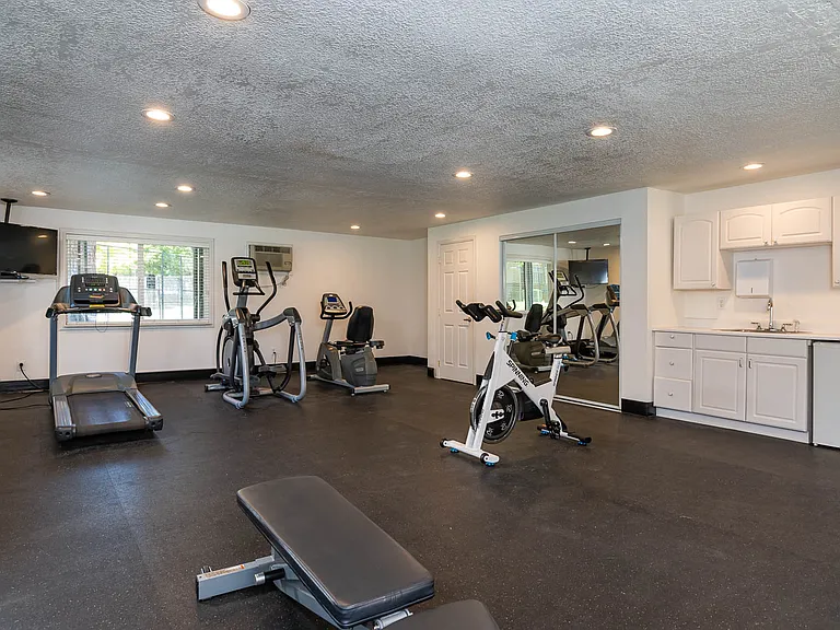 Arlo on 10th | Fitness Center