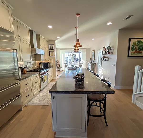 3204 Cherry Ln — Photo 2